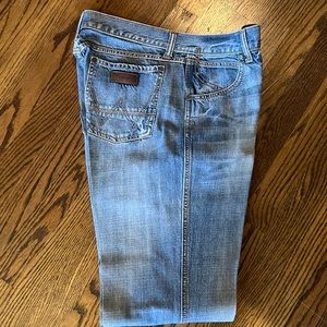 Men’s wrangler retro relaxed boot cut jean